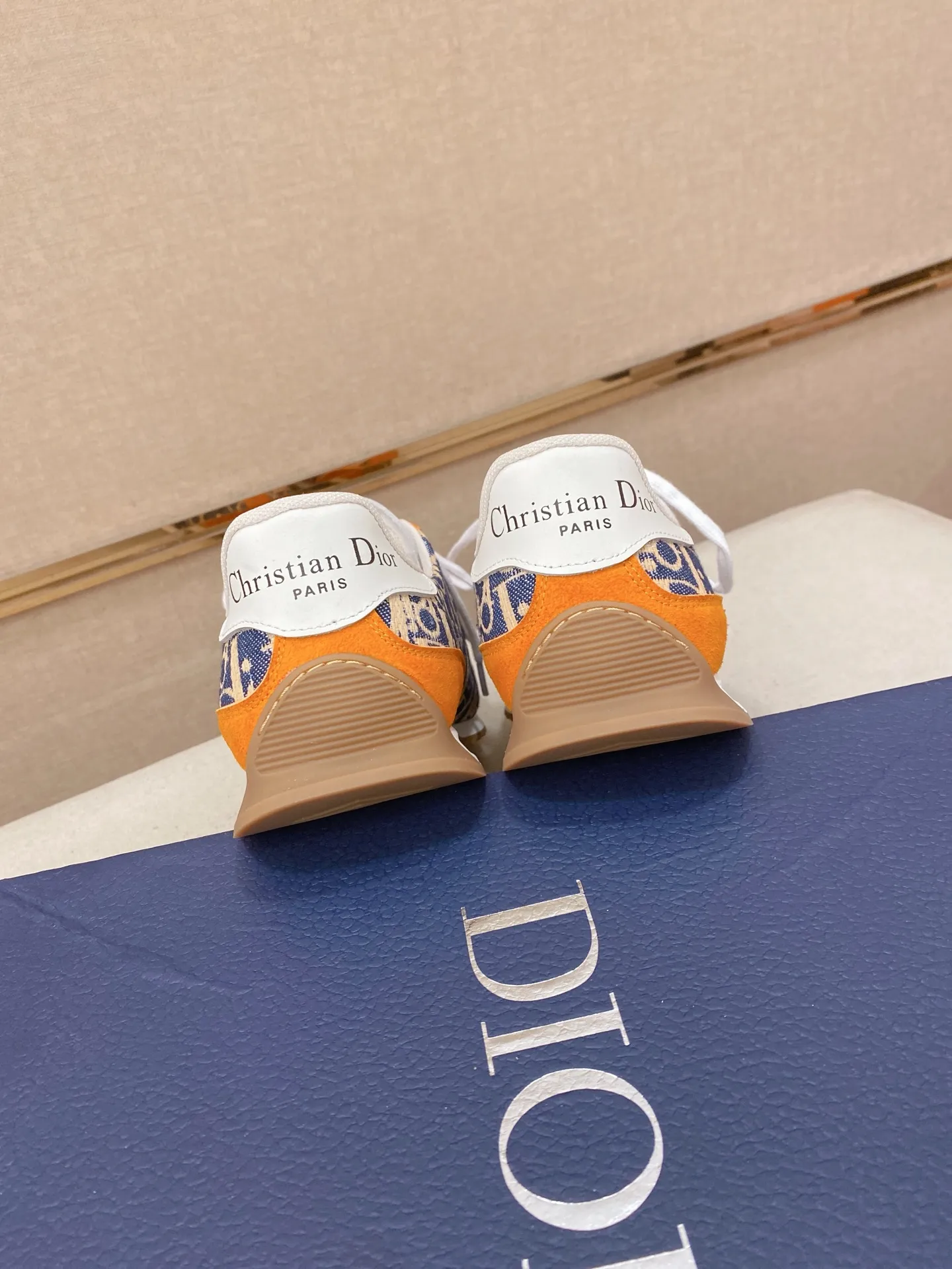 Men's shoes💰: 440💰Couple style💏 [Dior·Dior] New casual sports style men's shoes, new spring and summer design, perfect workmanship, lace-up lazy style to create wardrobe quality, upper: imported first-layer cowhide, mesh breathable lining soft and comfortable, ultra-light TPU wear-resistant outsole, simple, versatile fashion men's shoes, excellent color code number 35--44. (45,46 customized items are not returnable or exchangeable)